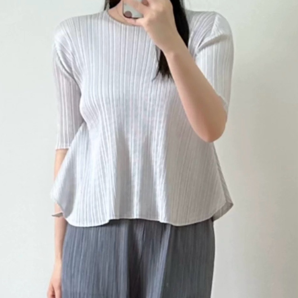 Elegant White Women's Pleated Top